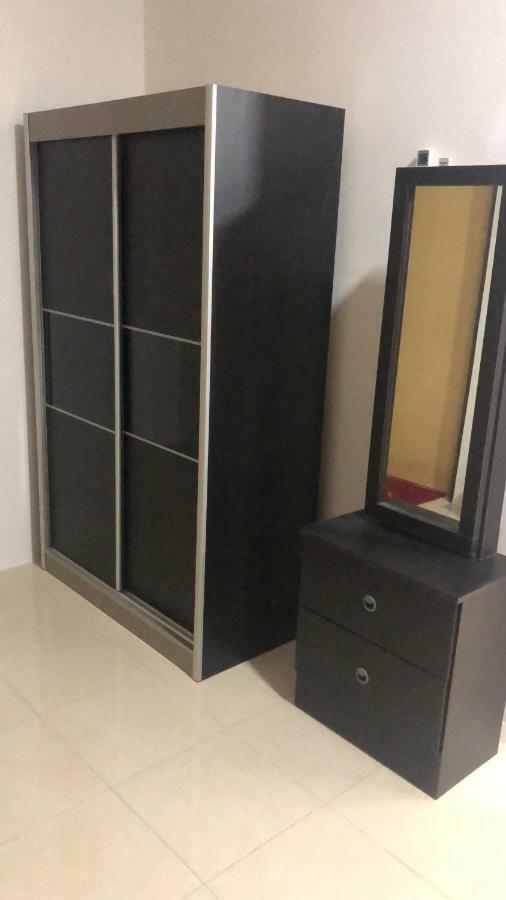 Hasnifana Homestay Seri Iskandar Exteriör bild